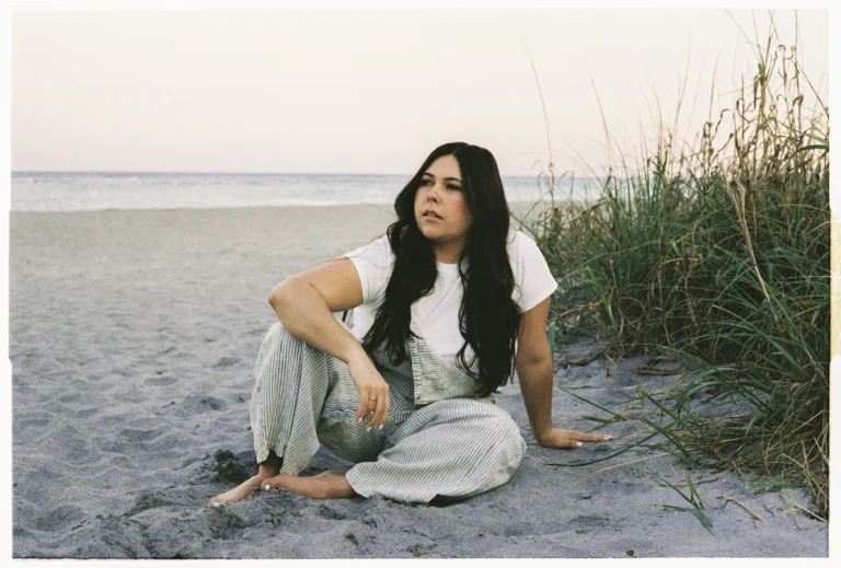 Sailor Song – Gigi Perez: Letra, Tradução e Pronúncia