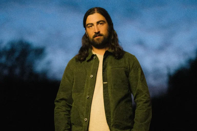Doors – Noah Kahan: Letra, Tradução e Pronúncia Escrita
